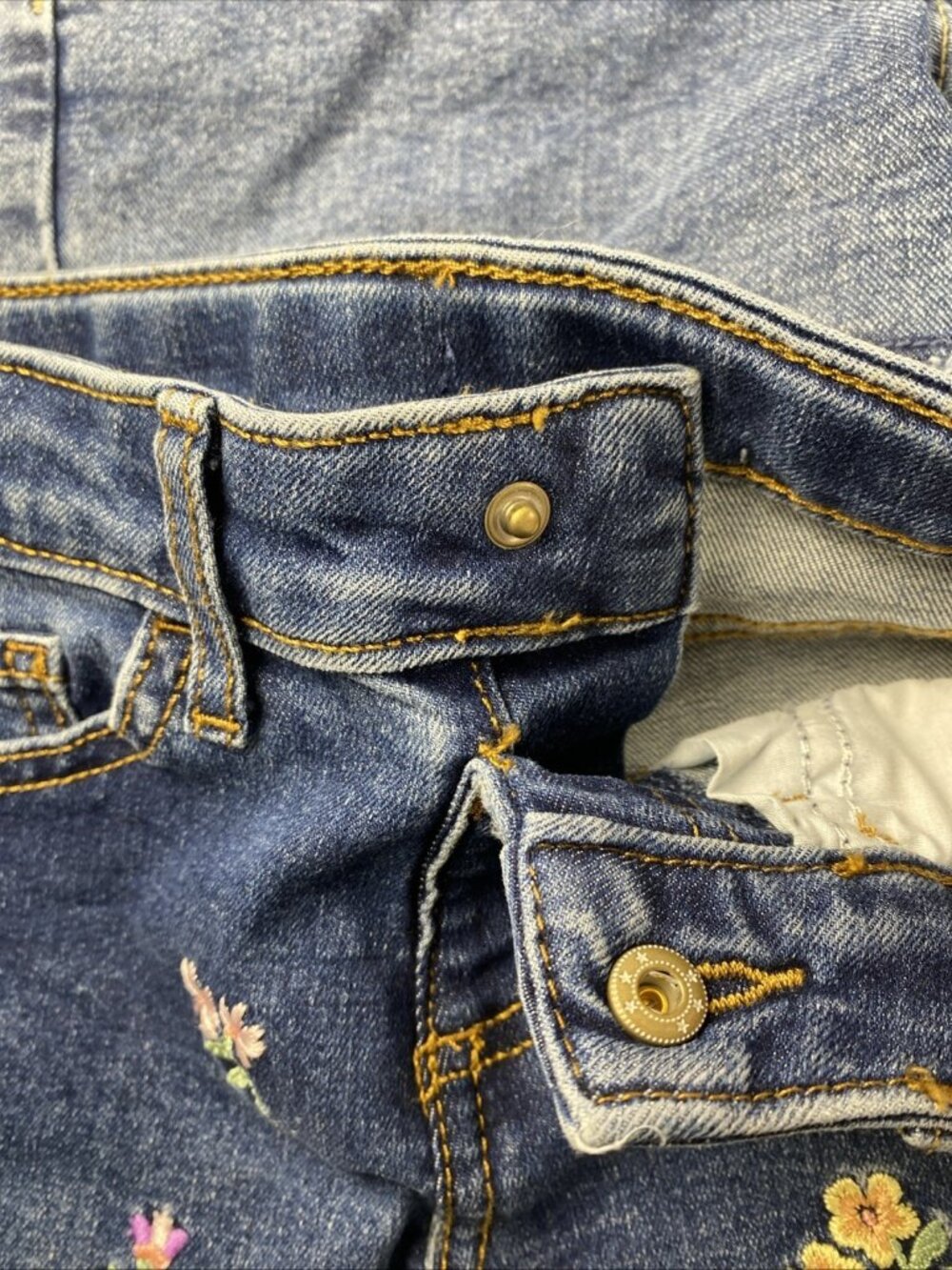 Bundle of 6 Girls Blue Denim Jeans & Shorts SIZE 7 Old Navy & Jumping Beans - Picture 5 of 11